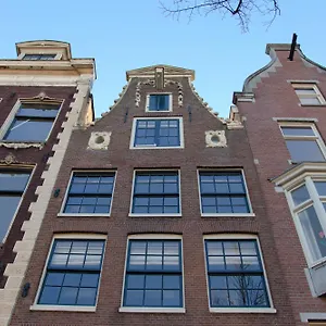  Apartment Canal